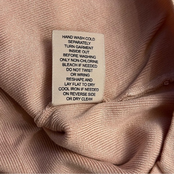 PHILOSOPHY Scalloped Hem Blush Pink Sweater Size Medium - Picture 4 of 7